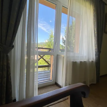 Guest house гірська палітра Slavske